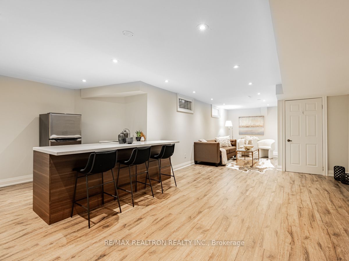3 Pinehurst Court