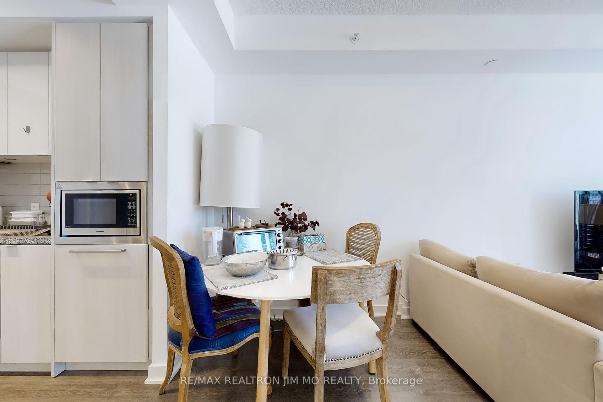 1 Bedroom Condo at 125 Blue Jays,  Toronto For sale