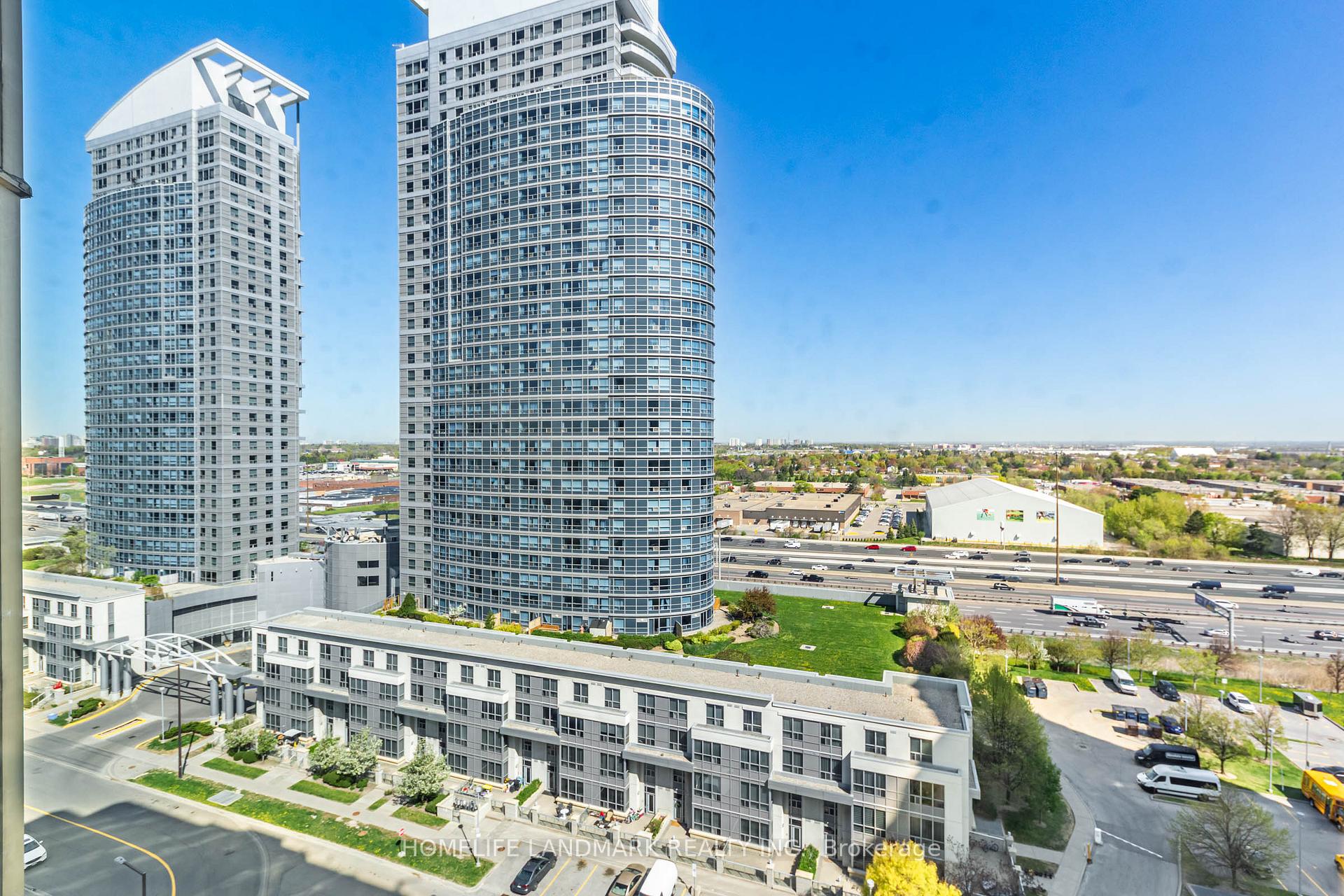 2 Bedrooms Condo at 1 Lee Centre, Toronto For sale