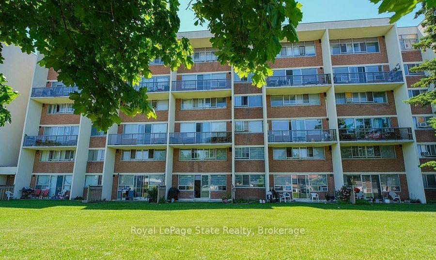 3 Bedrooms Condo at 1050 Stainton,  Mississauga For sale
