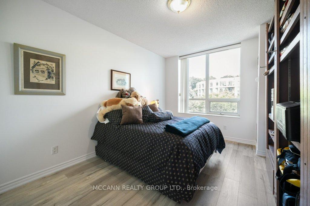 2 Bedrooms Condo at 18 William Carson, Toronto For sale
