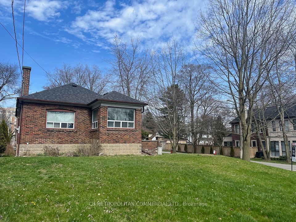1403 Orchard Hill