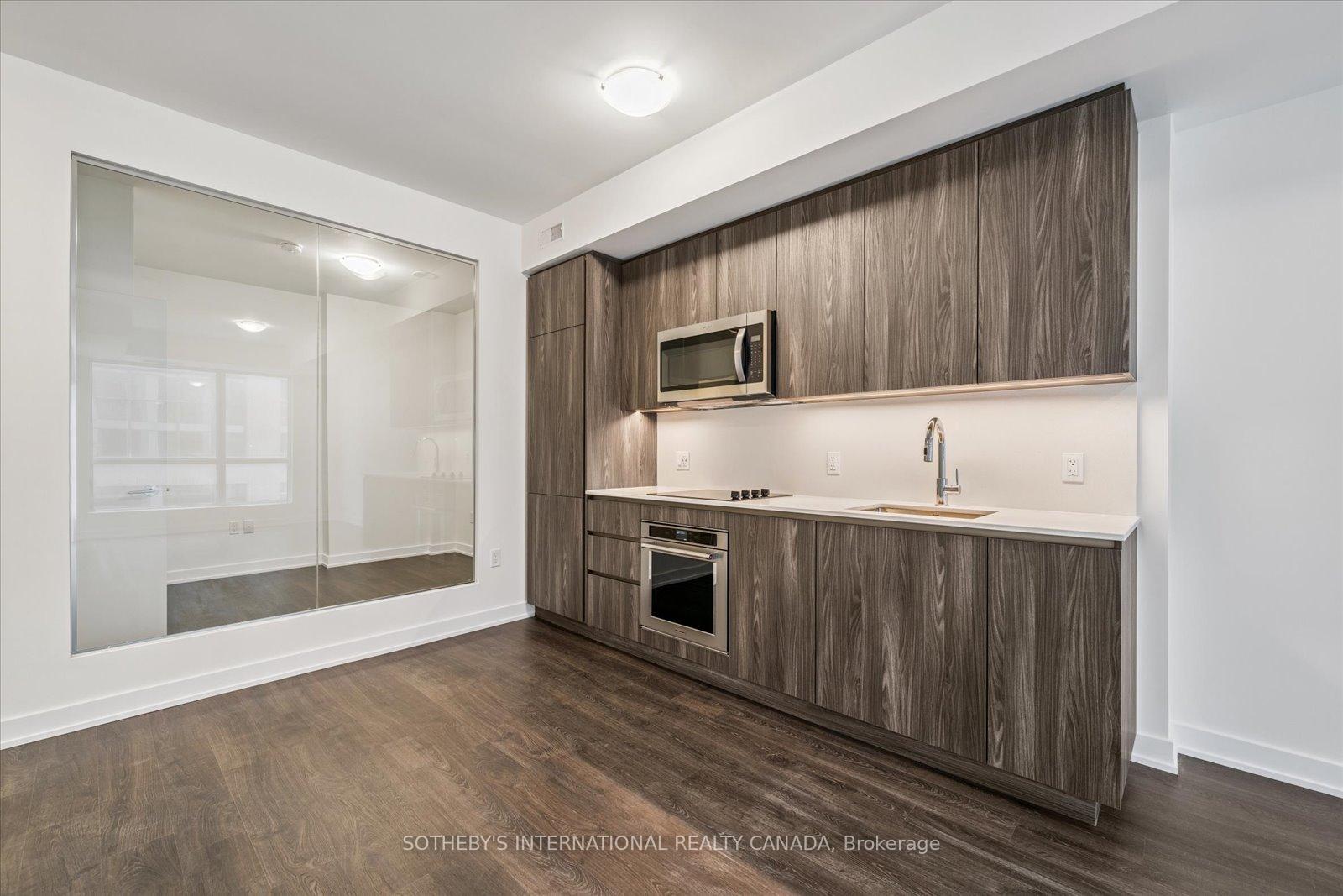 2 Bedrooms Condo at 15 Richardson, Toronto For sale