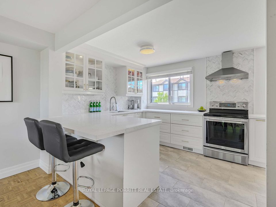 #6 - 4 Bradbrook Road, Toronto, ON M8Z 5V3