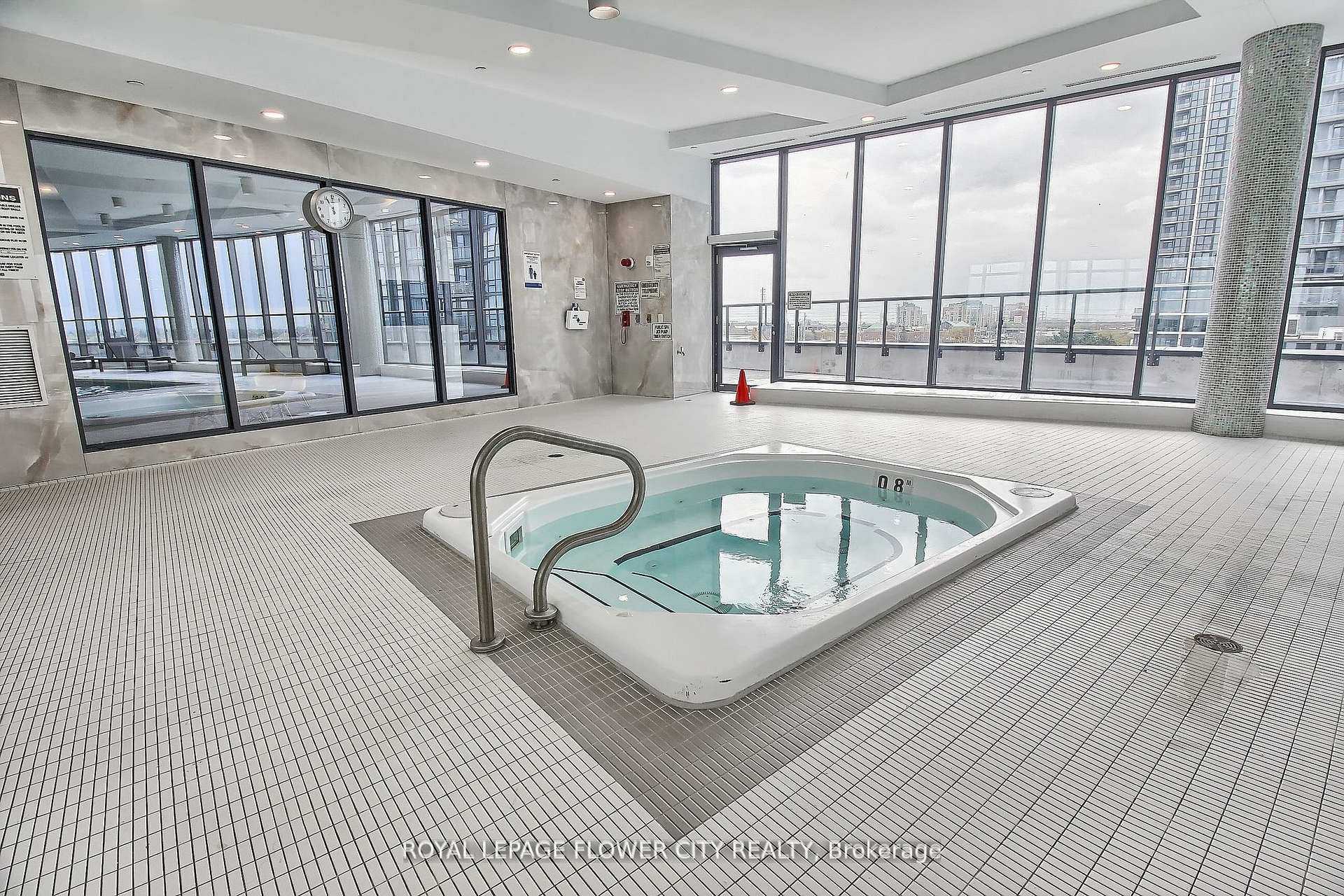1 Bedroom Condo at 65 Watergarden, Mississauga For sale