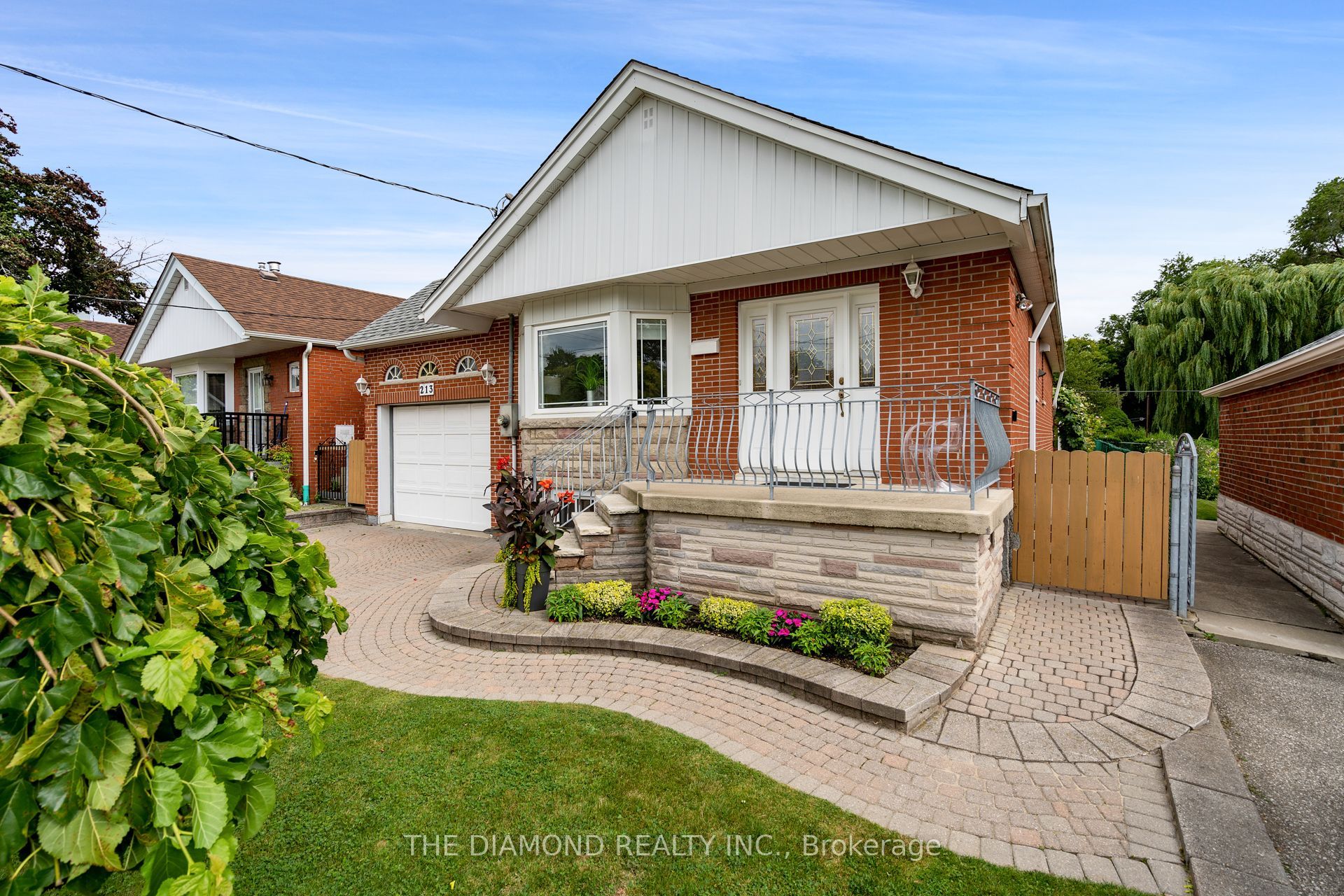 213 Glenwood Crescent, Toronto, ON M4B 1K5