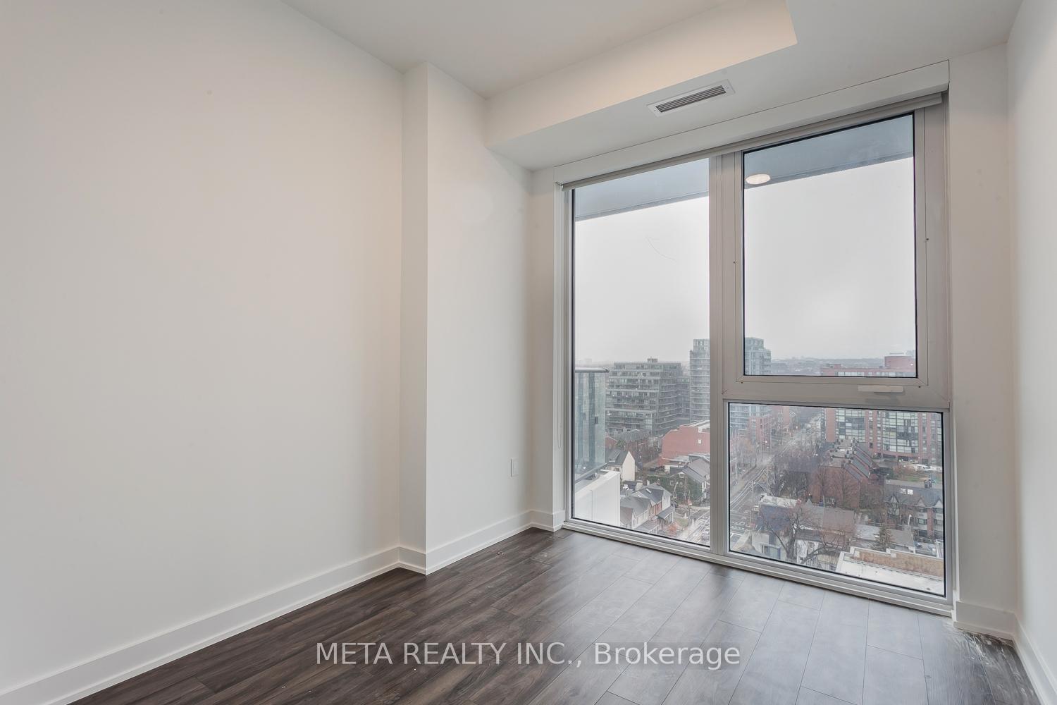 2 Bedrooms Condo at 9 Tecumseth, Toronto For sale