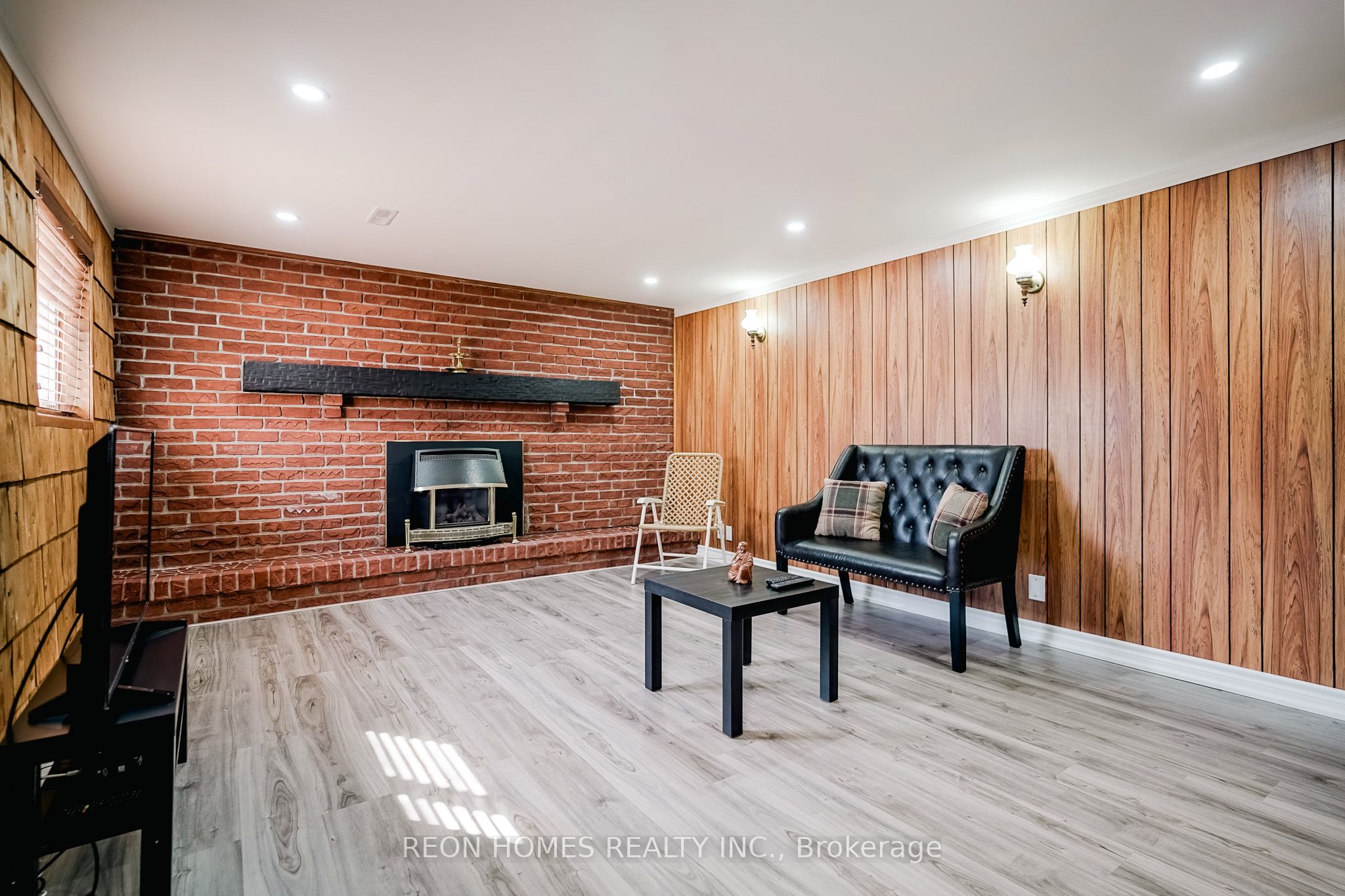 50 Chapais Crescent, Toronto, ON M1C 2C5