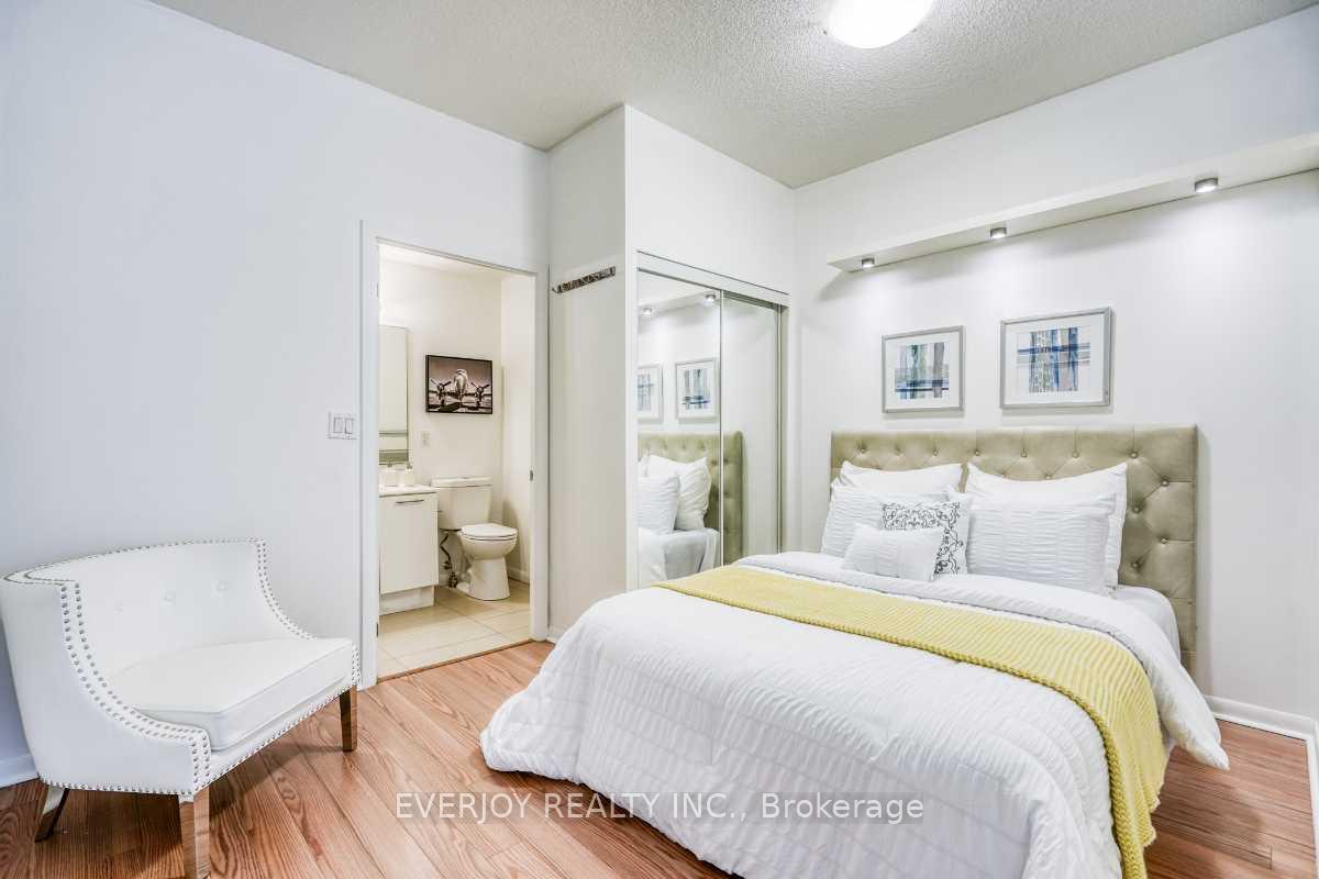 1 Bedroom Condo at 96 St Patrick,  Toronto For sale