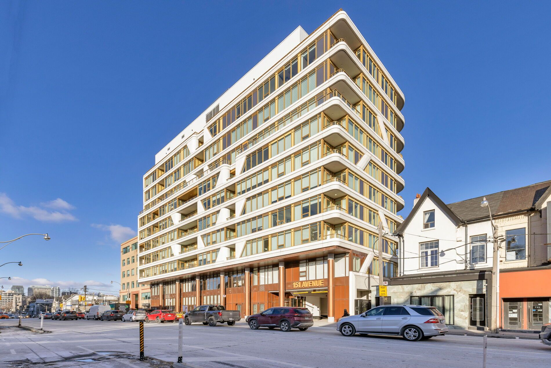 151 Avenue Road 805