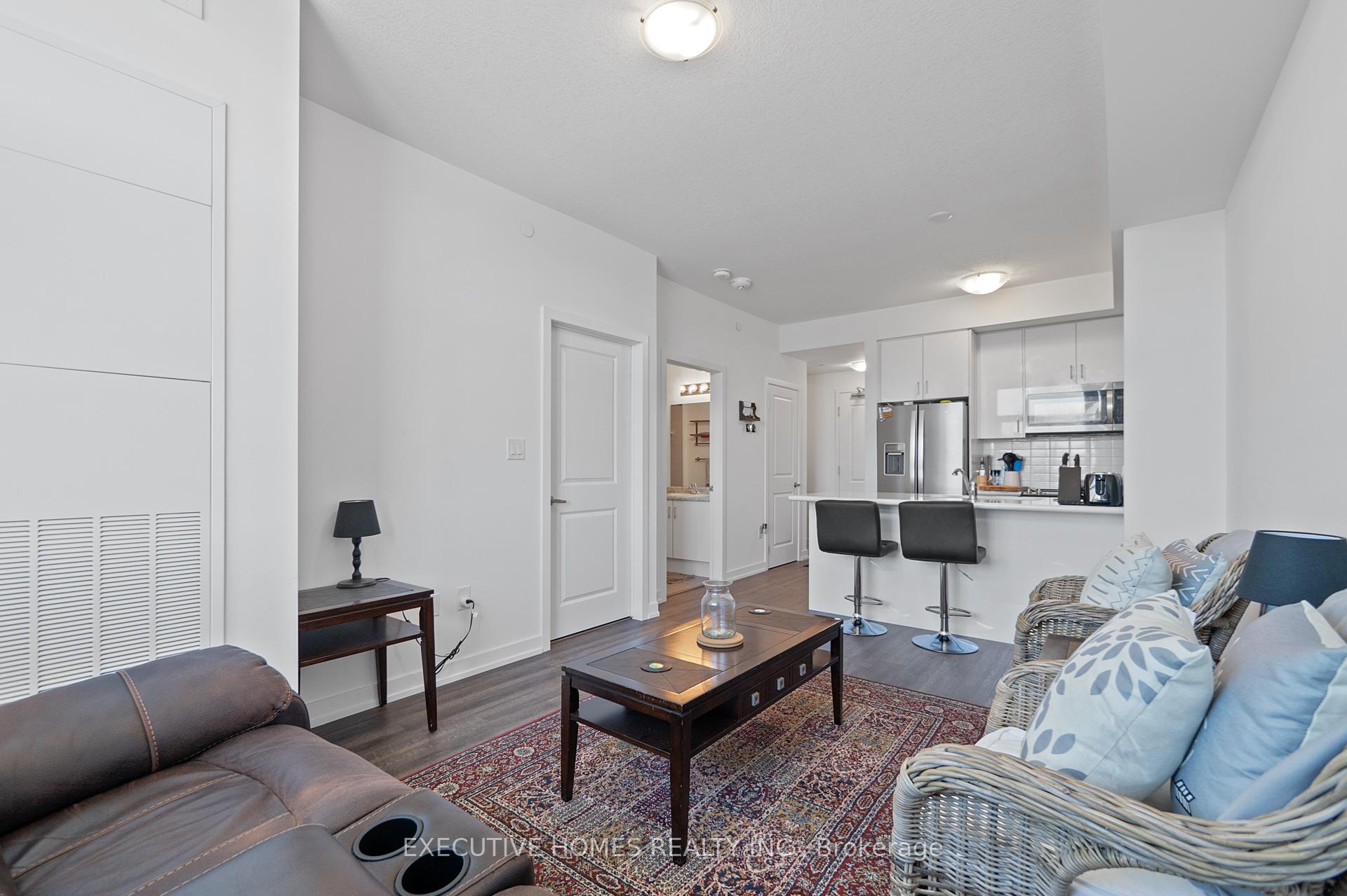 2 Bedrooms Condo at 450 Dundas, Hamilton For sale