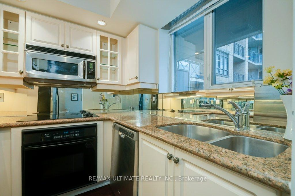 1 Bedroom Condo at 140 Simcoe, Toronto For sale