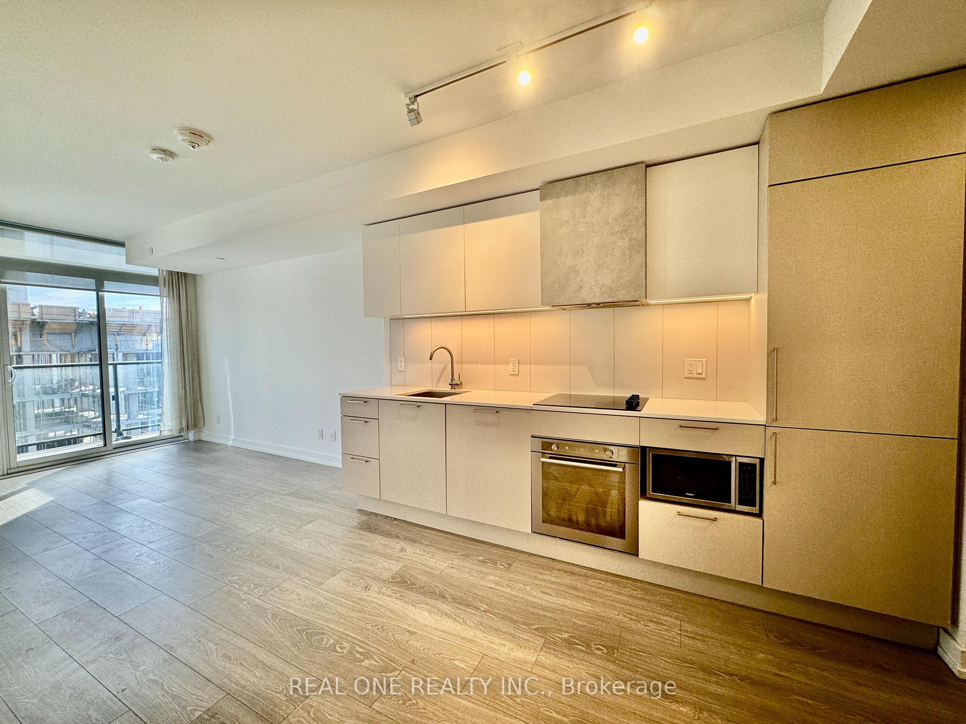 2 Bedrooms Condo at 19 Western Battery, Toronto For sale