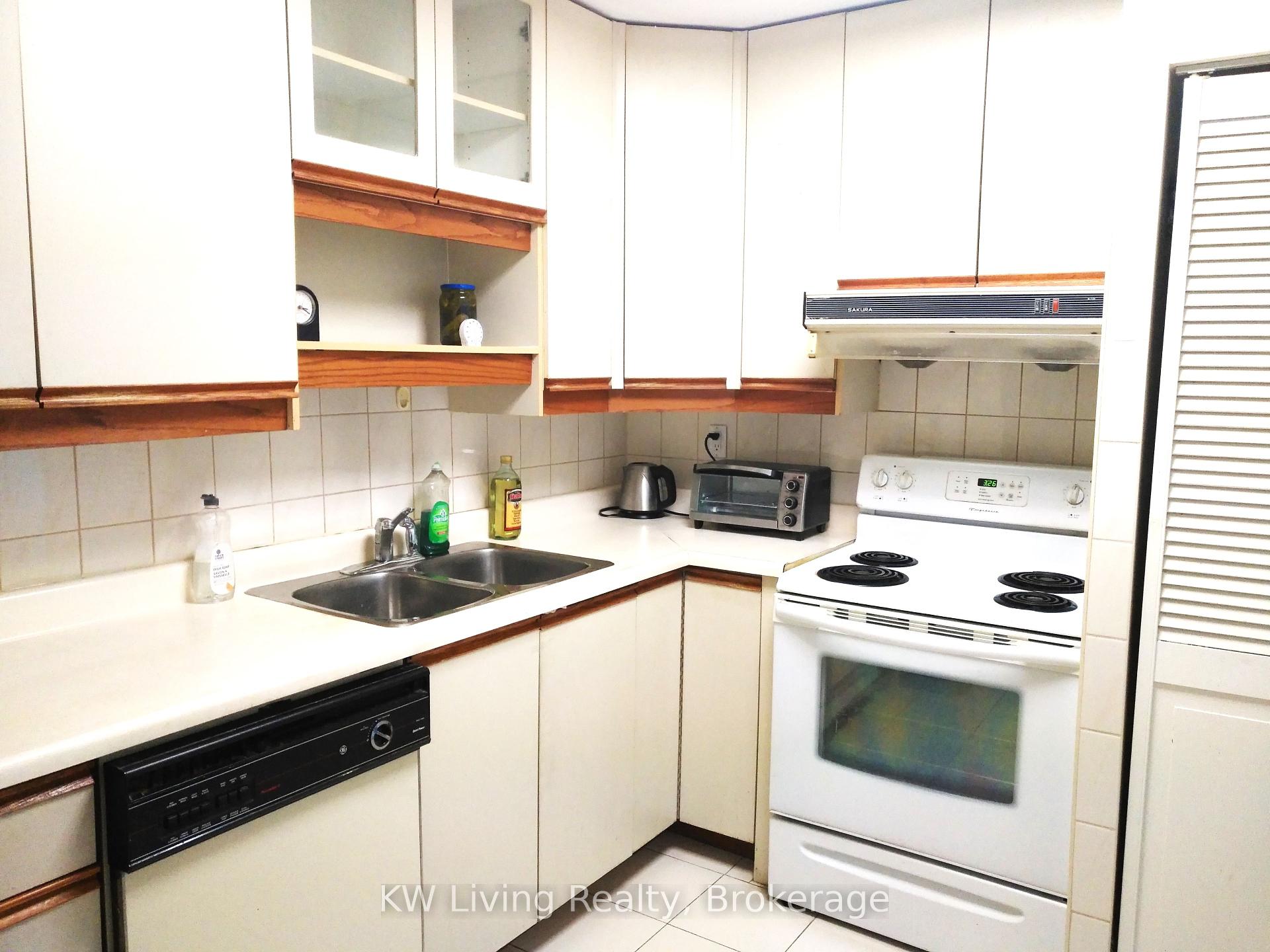 3 Bedrooms Condo at 10 Tangreen, Toronto For sale