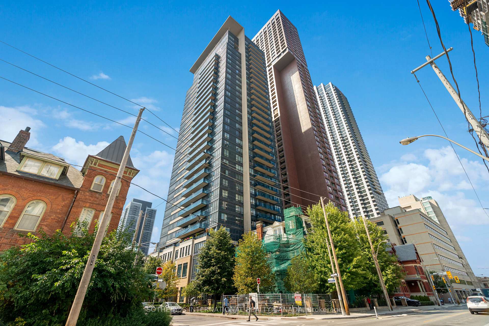 2 Bedrooms Condo at 28 Linden,  Toronto For sale
