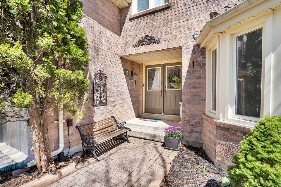 74 Windham Trail, Aurora, ON L4G 5L5