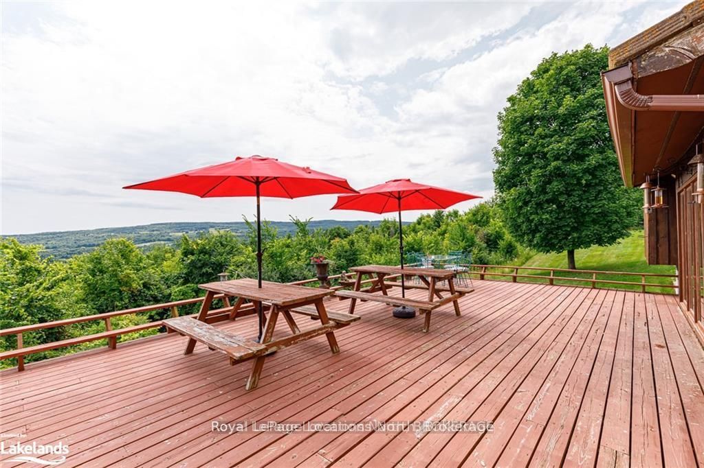 795310 The Blue Mountains Clearview Townline