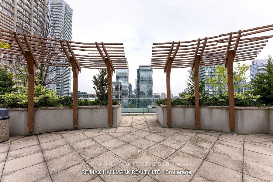 2 Bedrooms Condo at 1121 Bay, Toronto For sale
