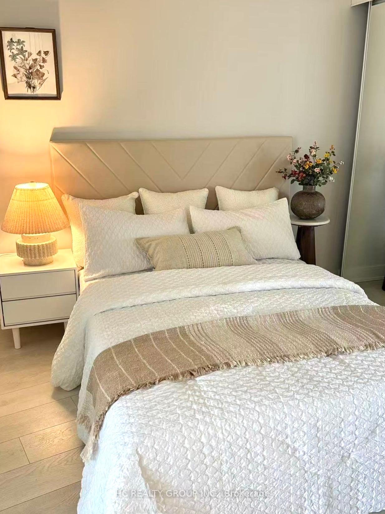 2 Bedrooms Condo at 169 Fort York, Toronto For sale
