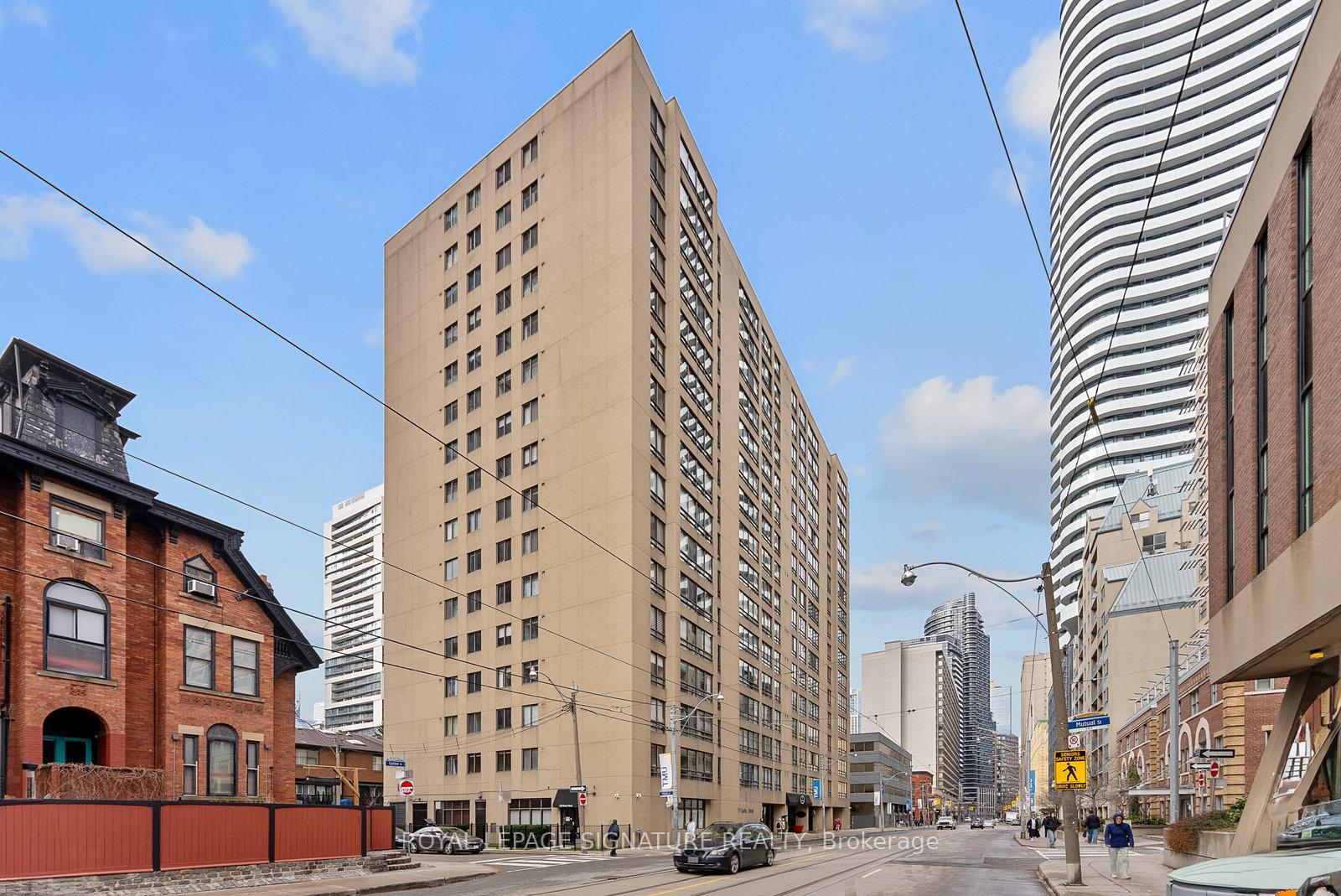 2 Bedrooms Condo at 77 Carlton,  Toronto For sale