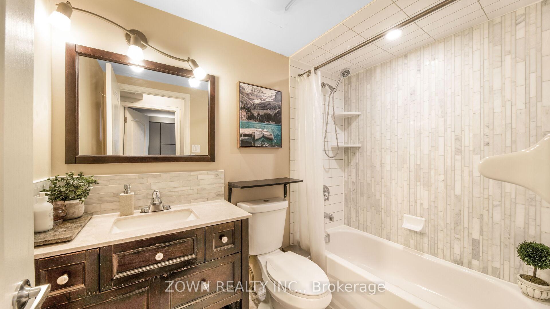 4 Bedrooms Condo at 10 Martha Eaton, Toronto For sale