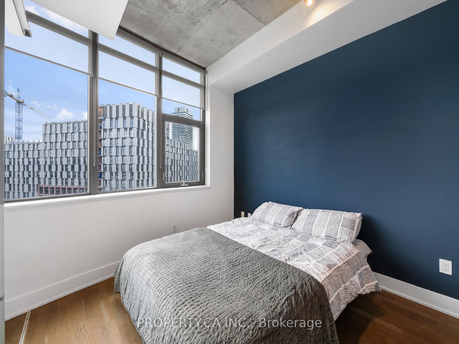 2 Bedrooms Condo at 90 Trinity,  Toronto For sale