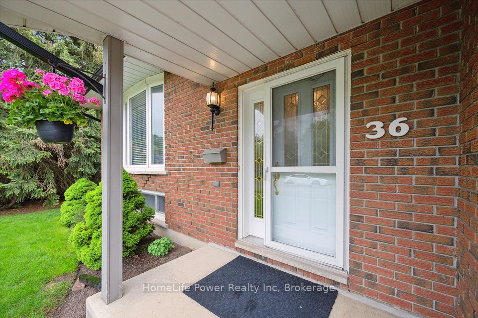 36 Sanderson Drive, Guelph, ON N1H 7B8