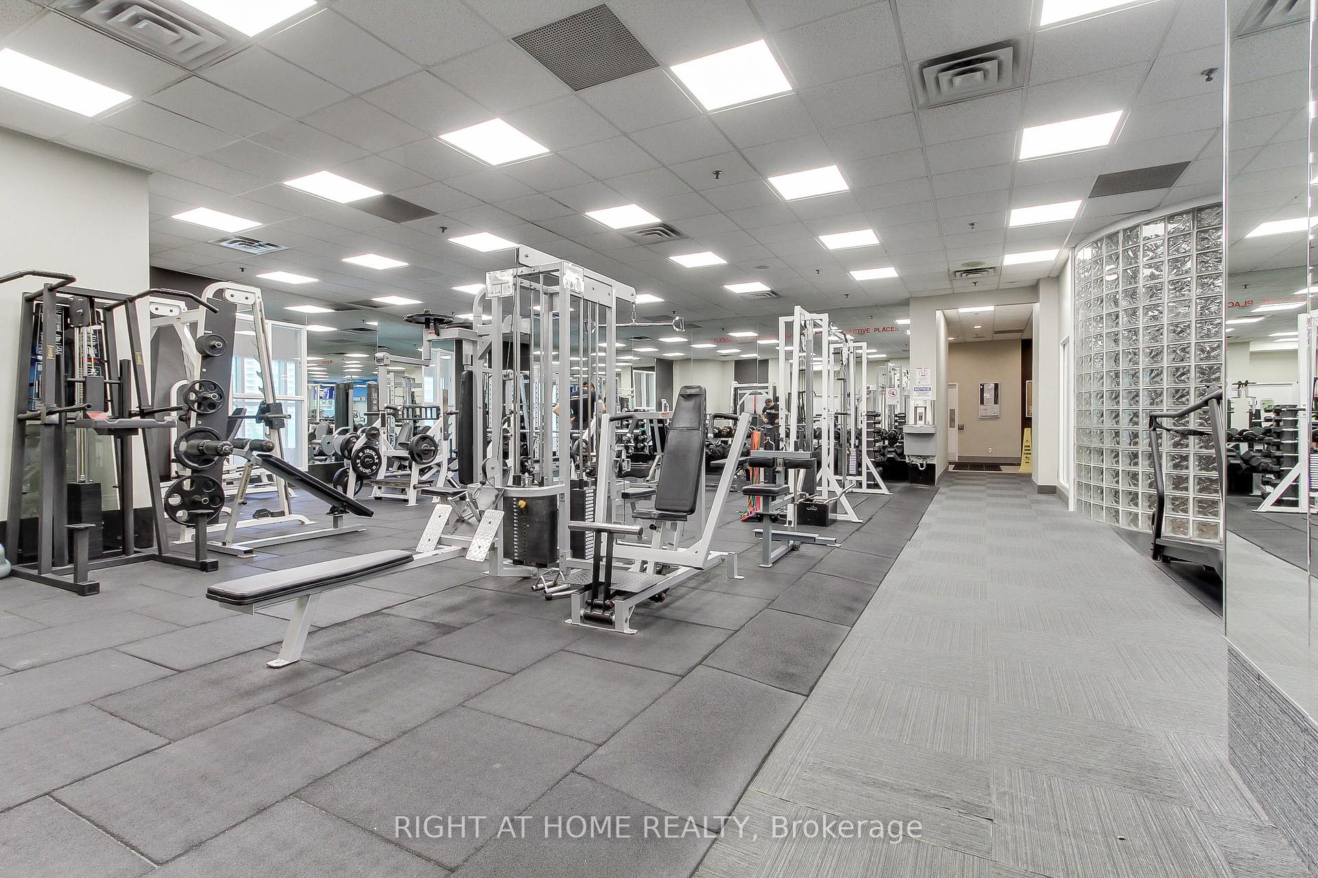 1 Bedroom Condo at 77 Harbour, Toronto For sale