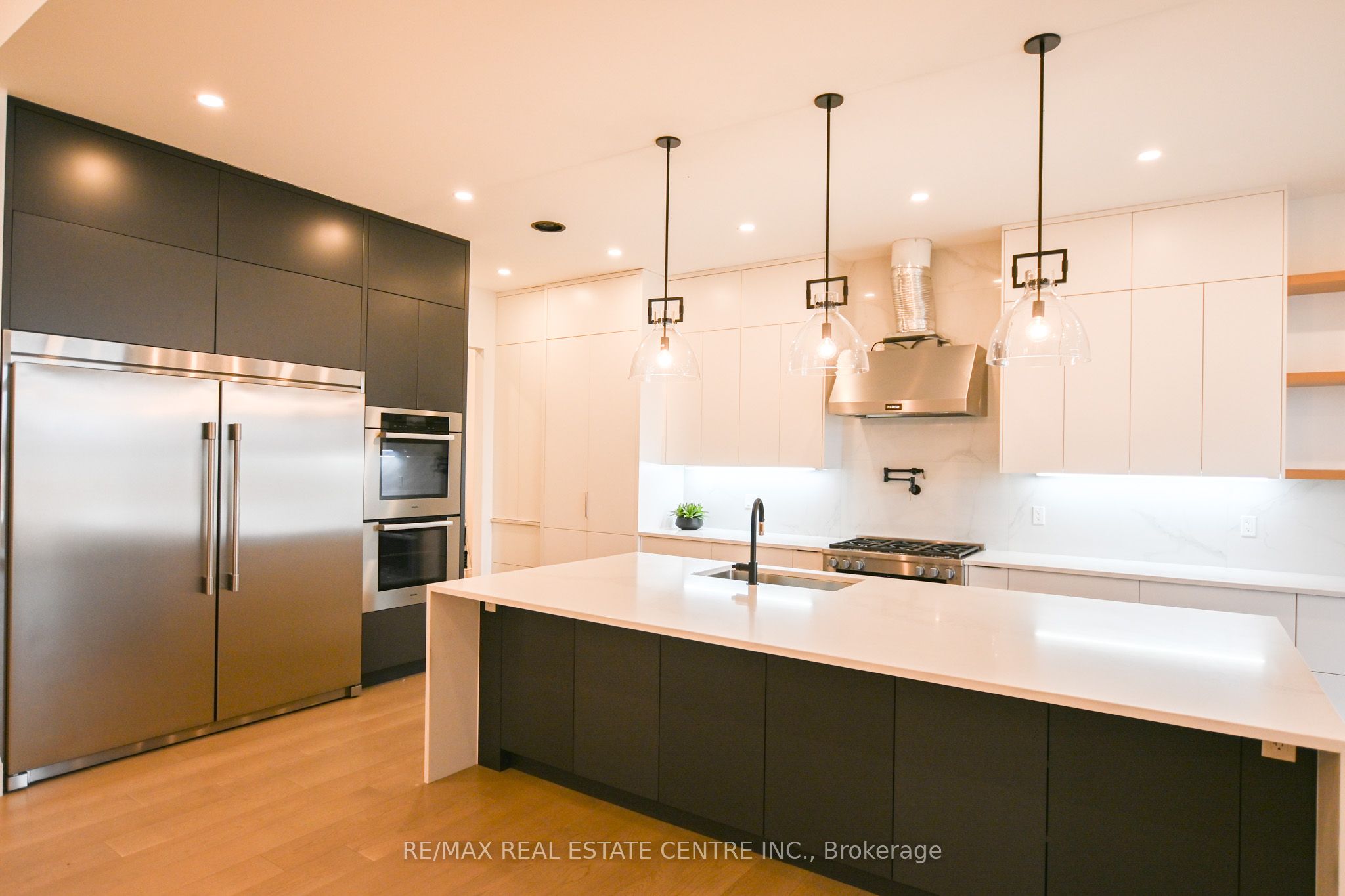 7325 Sunset Place, #3