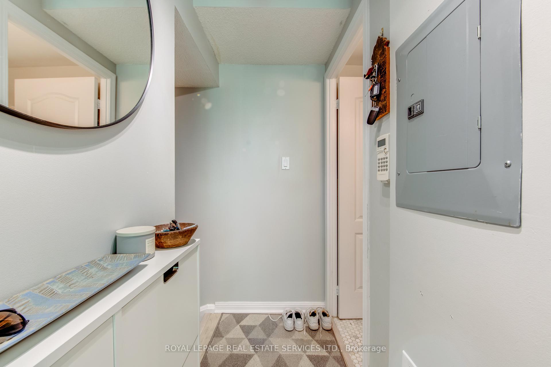 2 Bedrooms Condo at 29 canniff, Toronto For sale