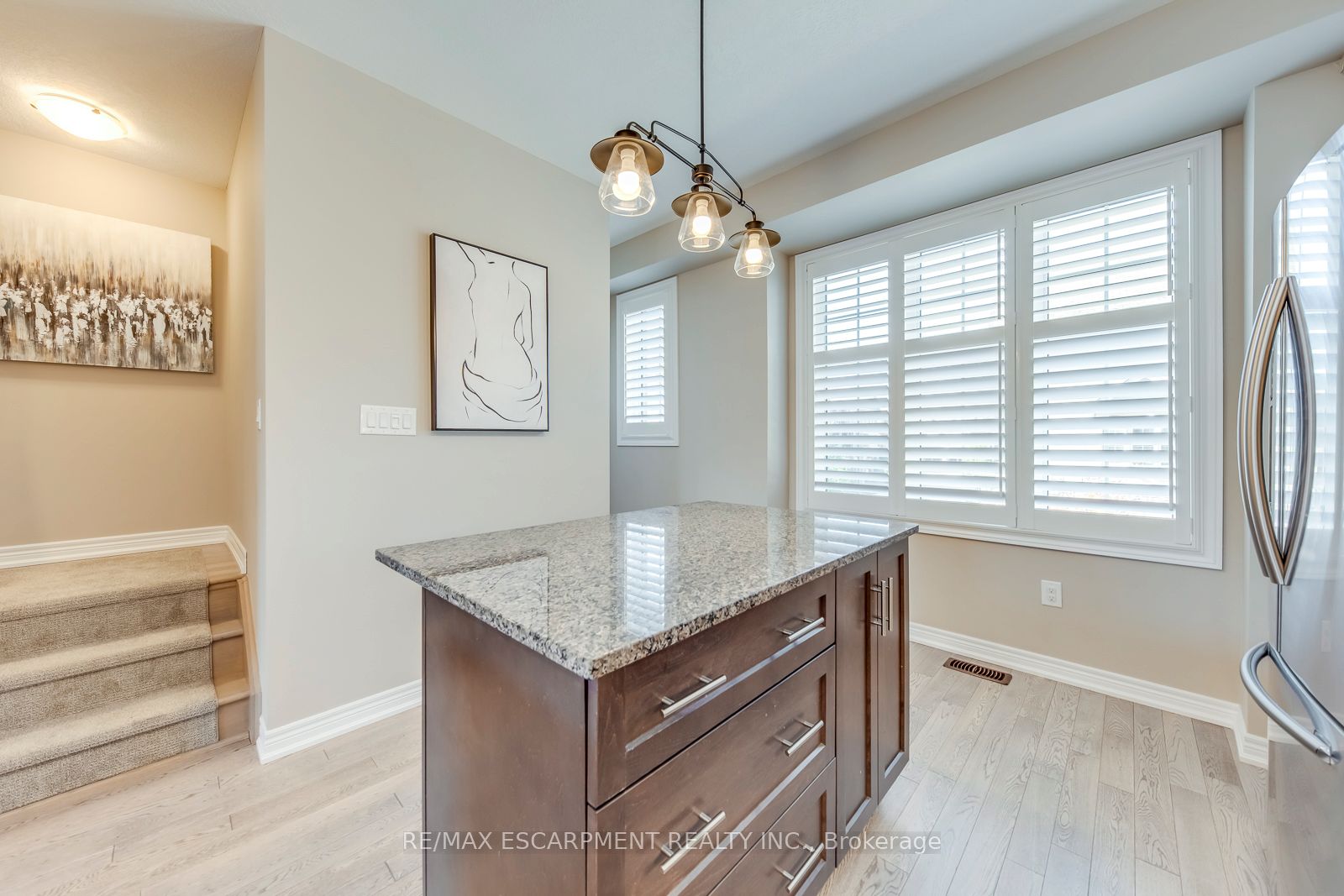 386 Belcourt Common