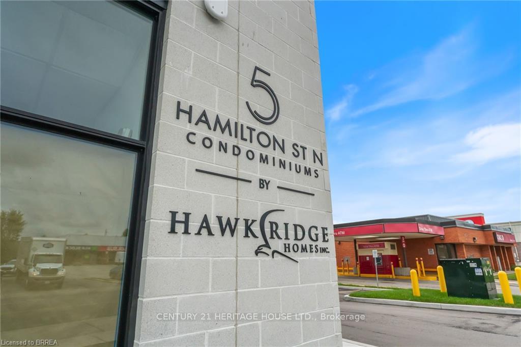 3 Bedrooms Condo at 5 Hamilton, Hamilton For sale