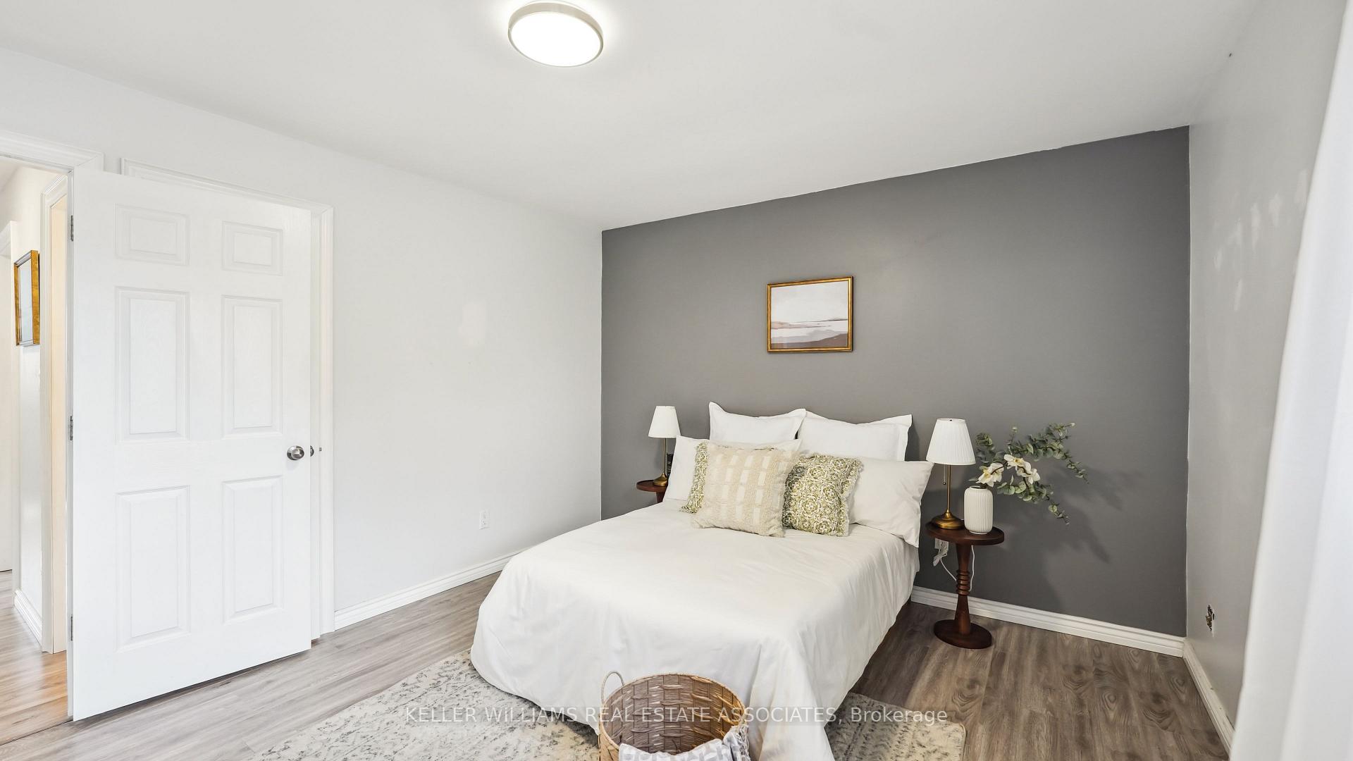 3 Bedrooms Condo at 6855 Glen Erin, Mississauga For sale