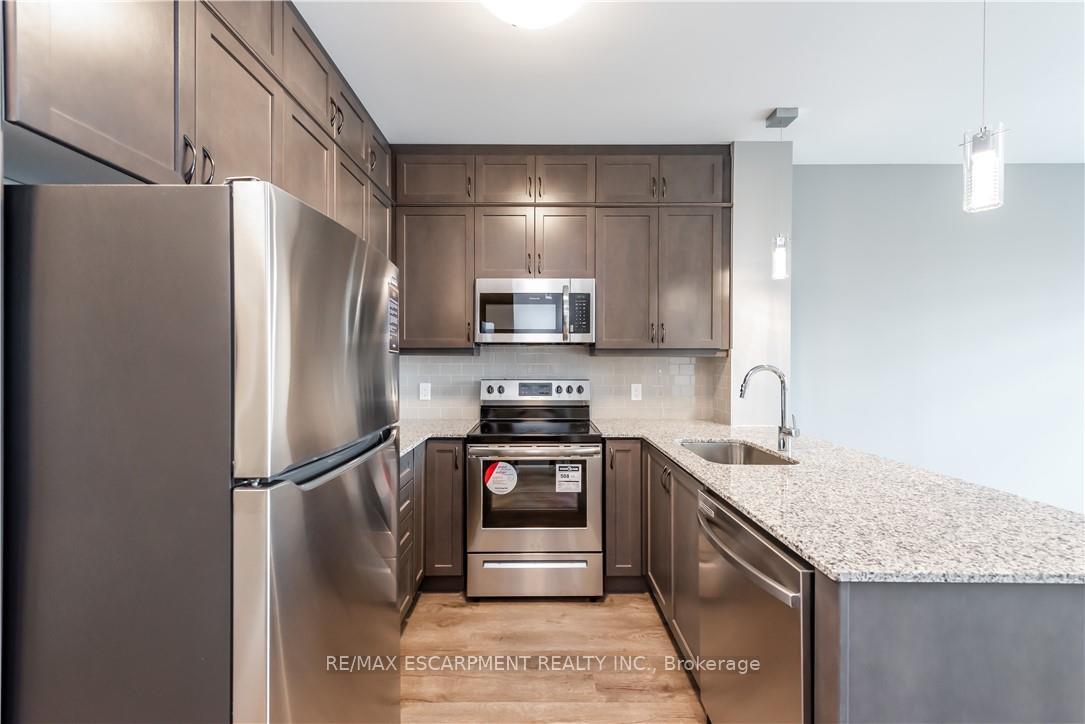 2 Bedrooms Condo at 50 KAITTING, Oakville For sale