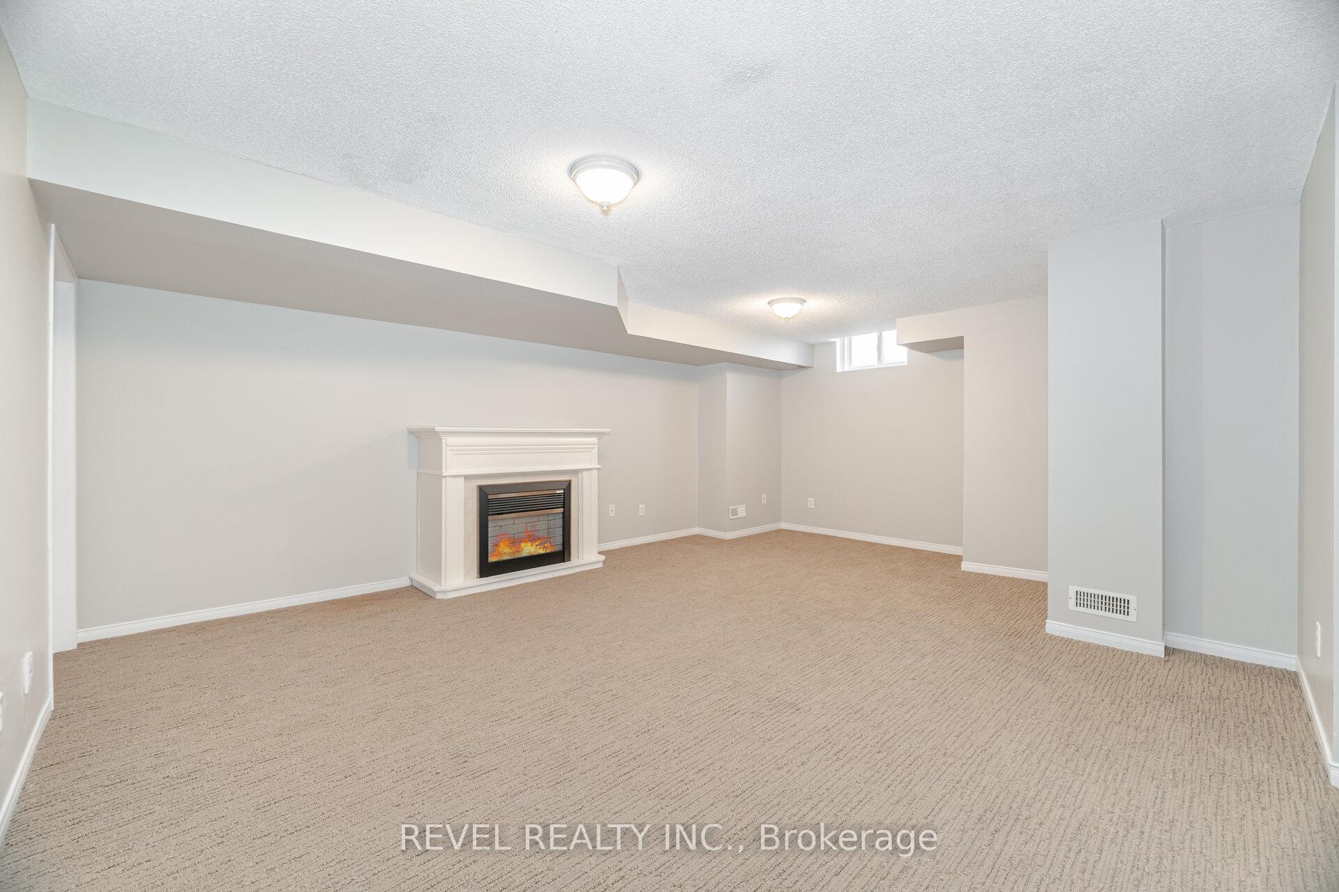 2 Bedrooms Condo at 1489 Heritage, Oakville For sale
