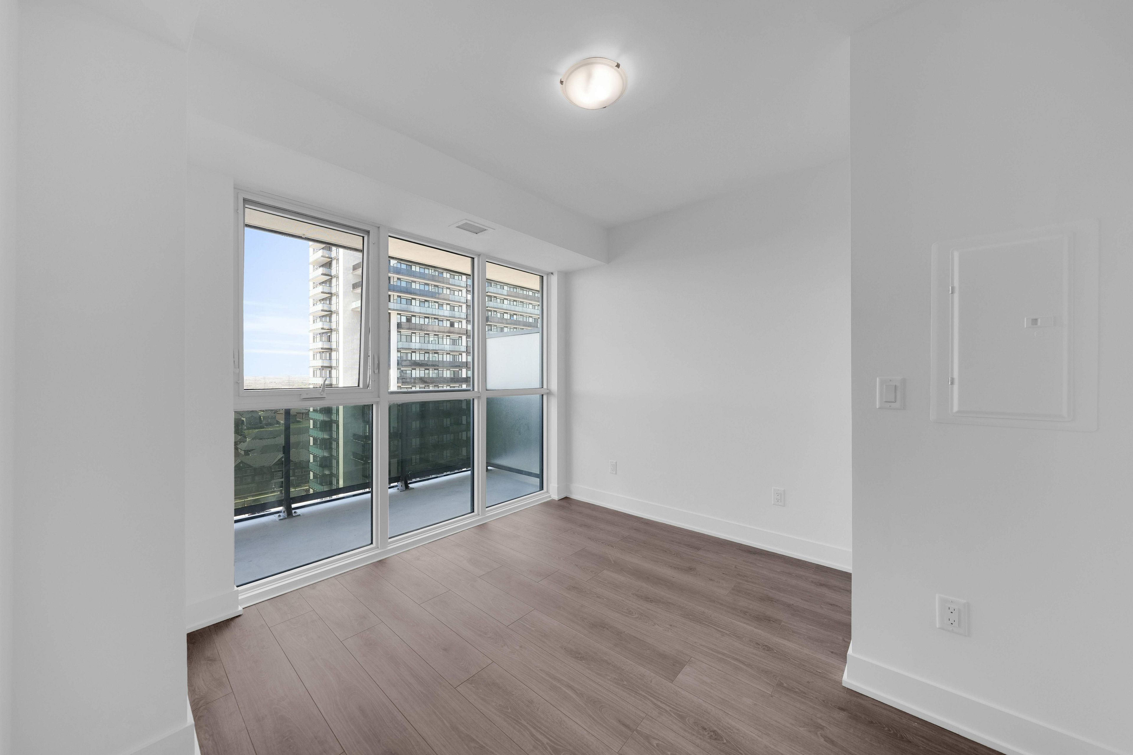 2545 Simcoe Street N 1511