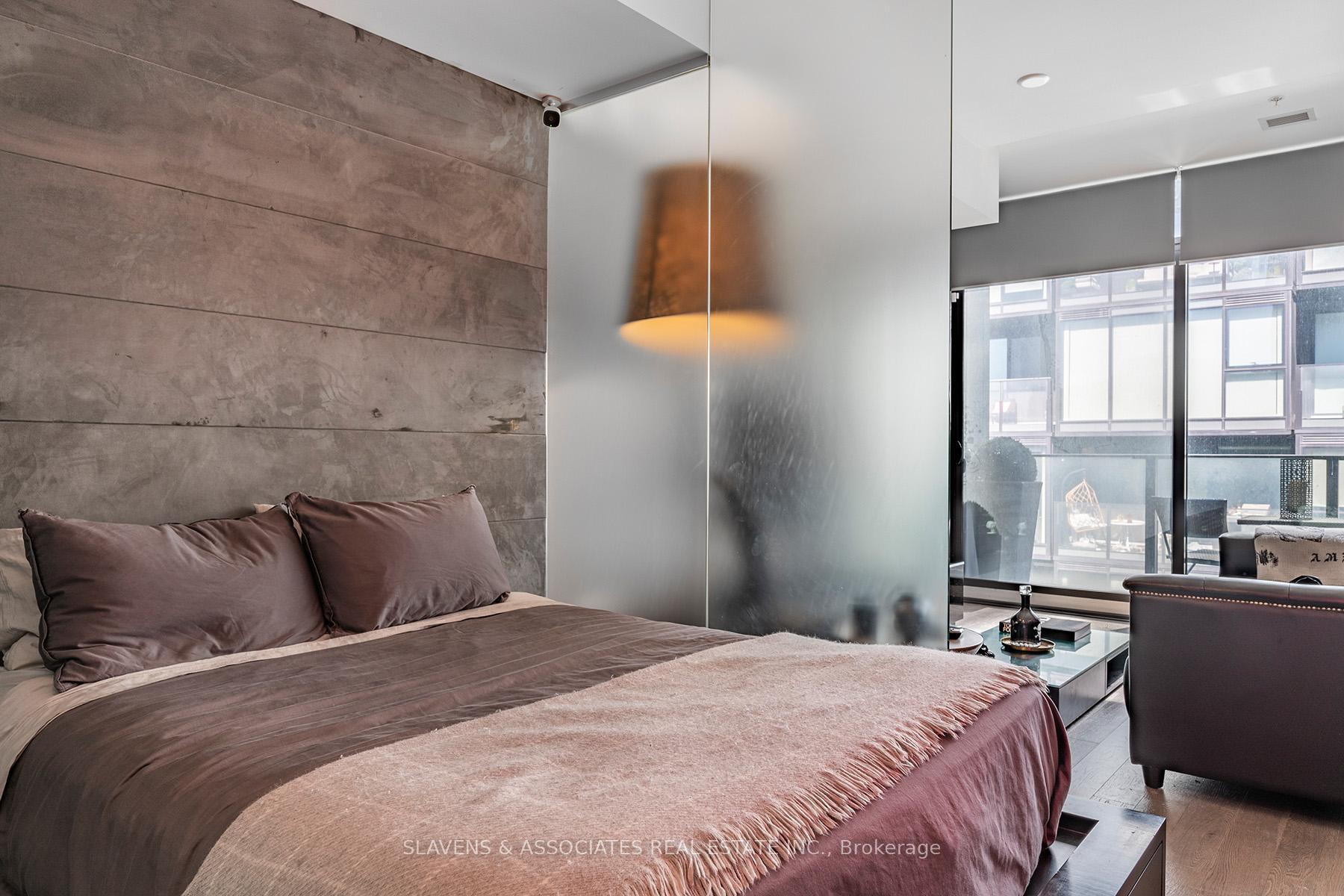 1 Bedroom Condo at 38 Stewart, Toronto For sale