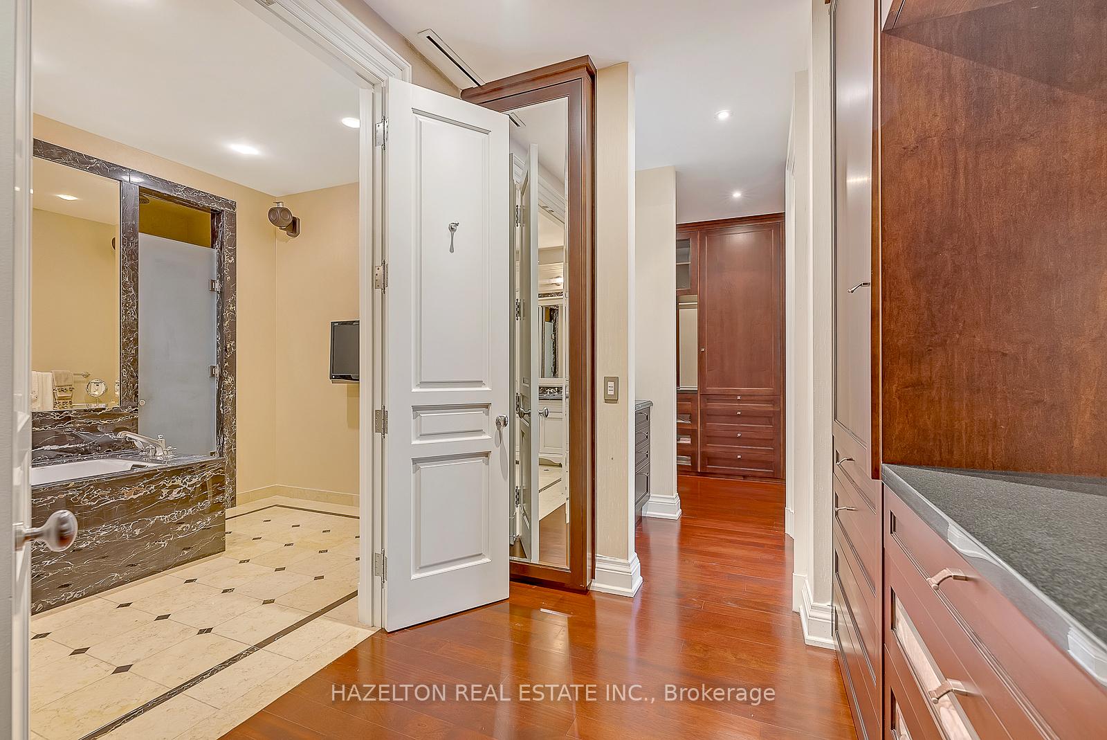4 Bedrooms Condo at 118 Yorkville, Toronto For sale