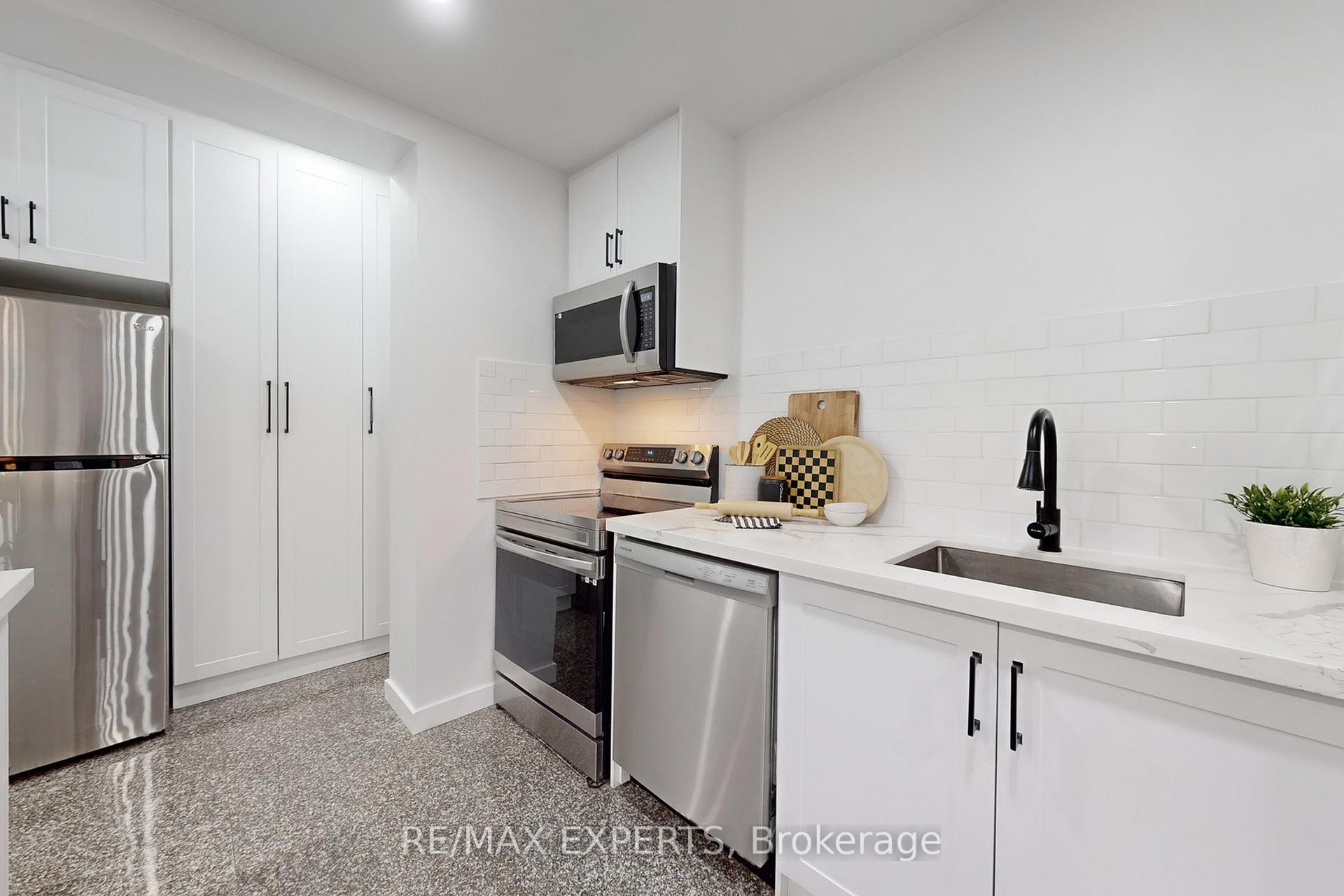3 Bedrooms Condo at 66 Scarborough Golf Club, Toronto For sale
