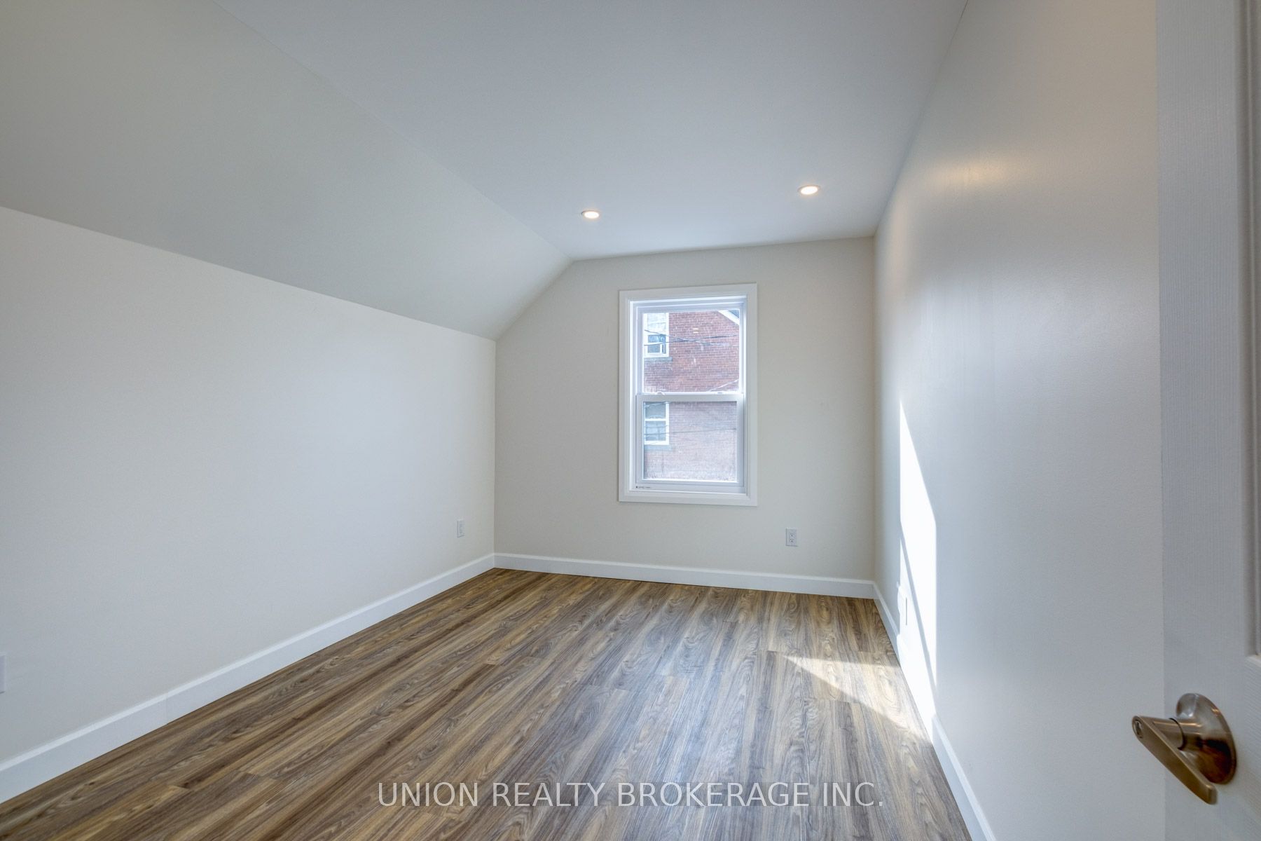 20 Norwood Terrace, ##UPPER