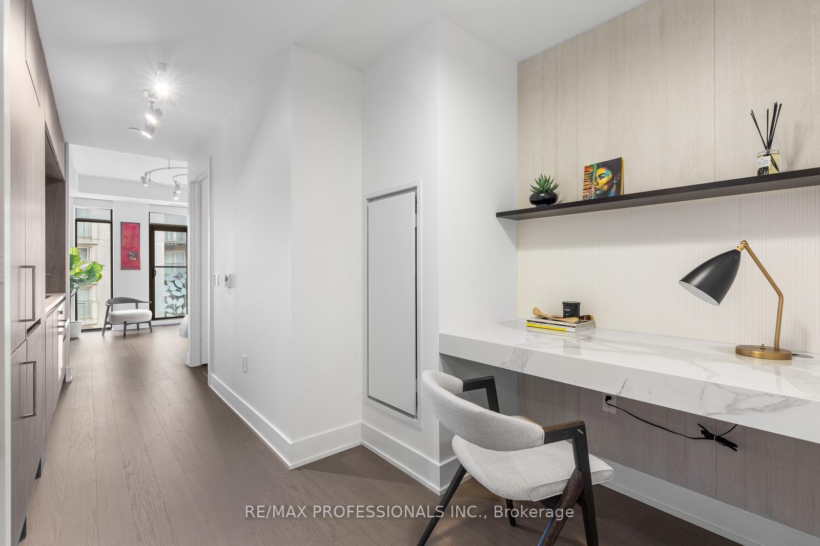 1 Bedroom Condo at 6 Jackes, Toronto For sale