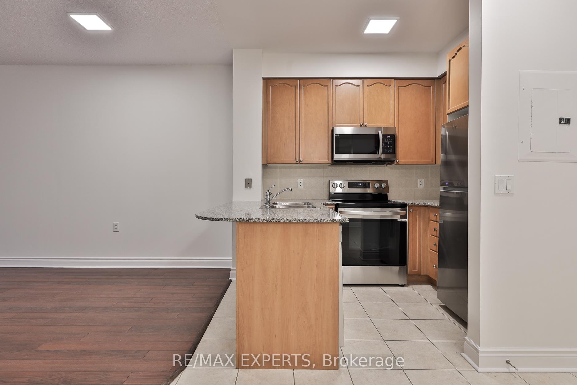 2 Bedrooms Condo at 8201 Islington, Vaughan For sale