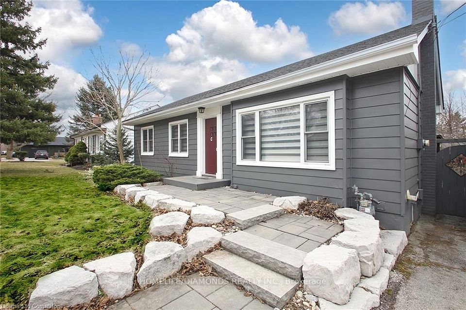 15 First Street, Hamilton, ON L0R 2H0