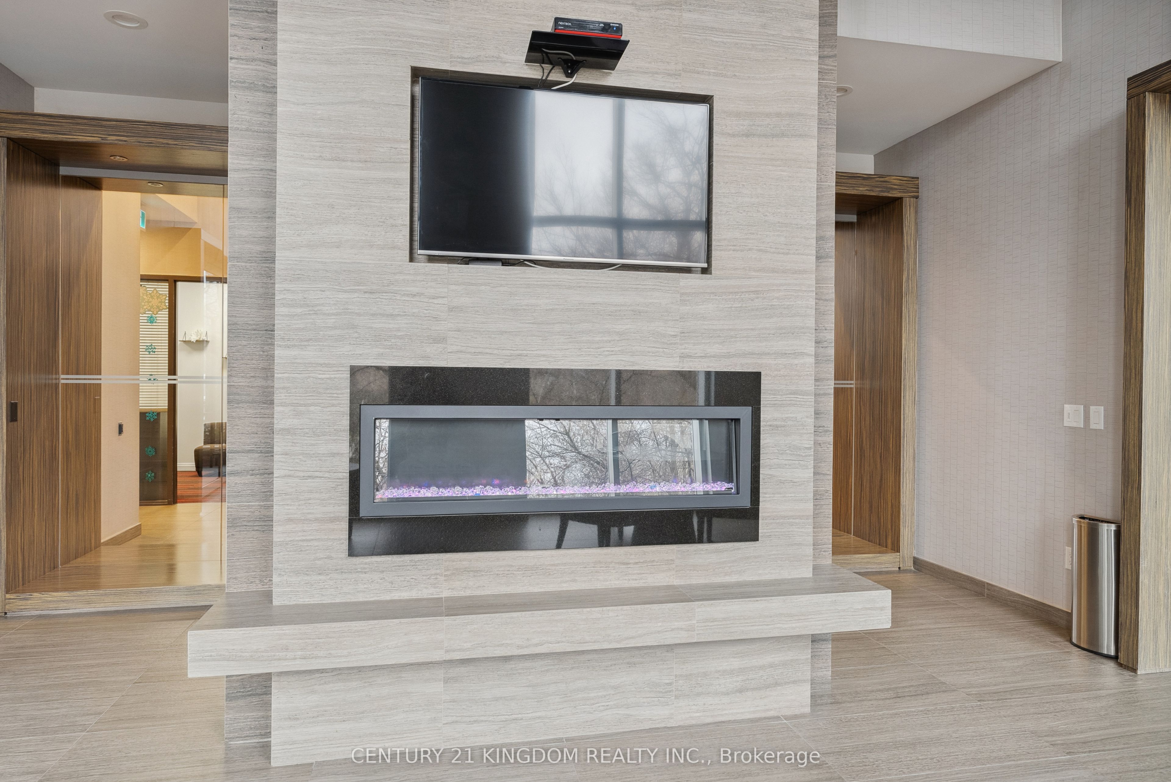 8763 bayview Avenue, #233