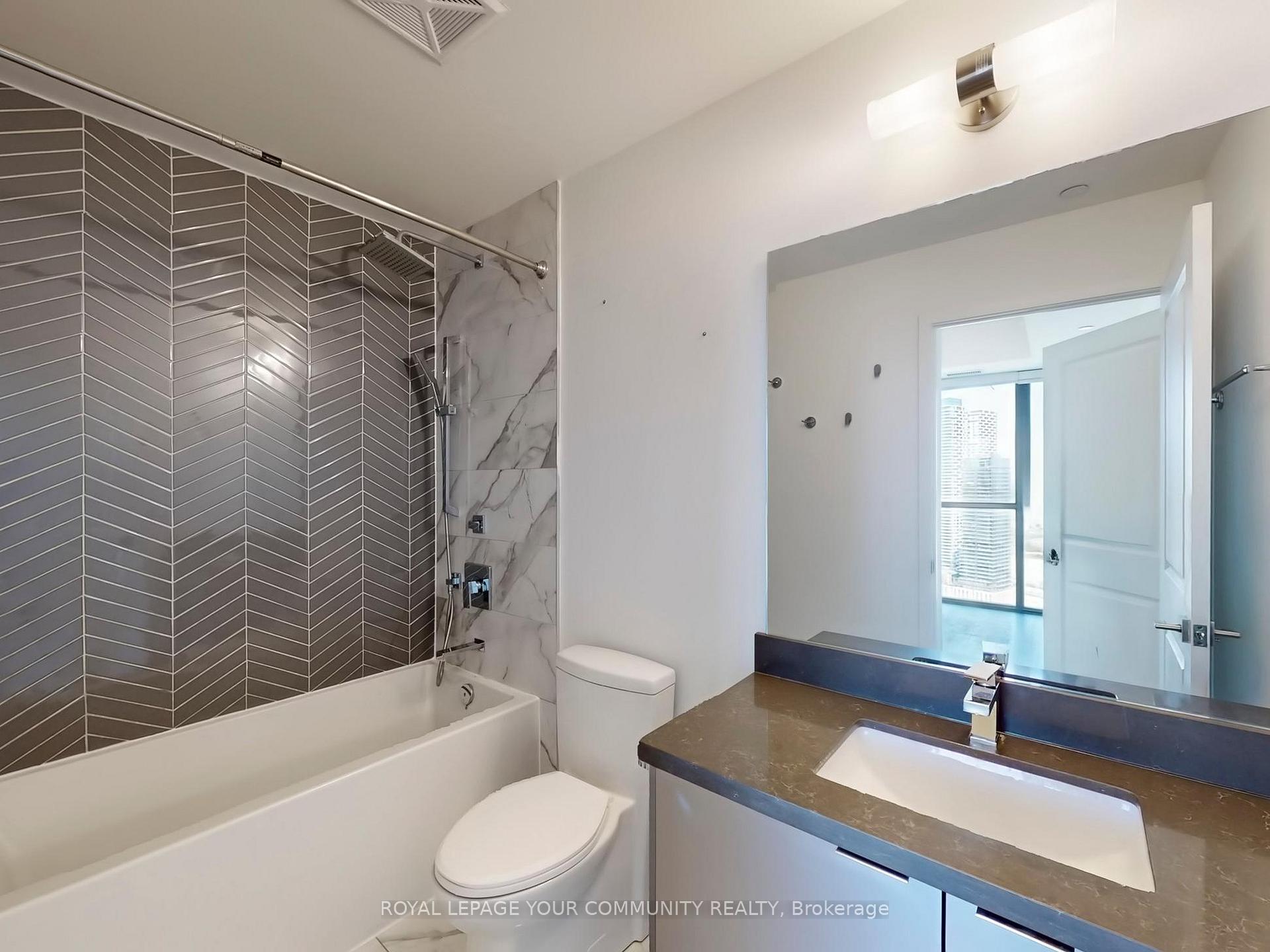 2 Bedrooms Condo at 2908 Highway 7, Vaughan For sale