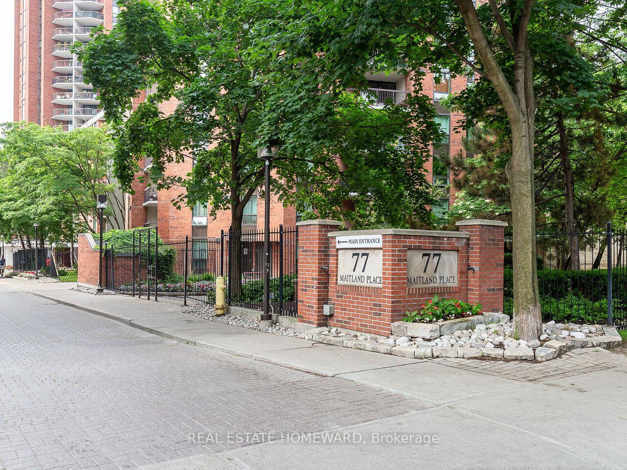 2 Bedrooms Condo at 77 Maitland, Toronto For sale