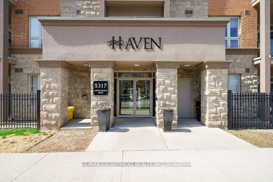 2 Bedrooms Condo at 5317 Upper Middle, Burlington For sale