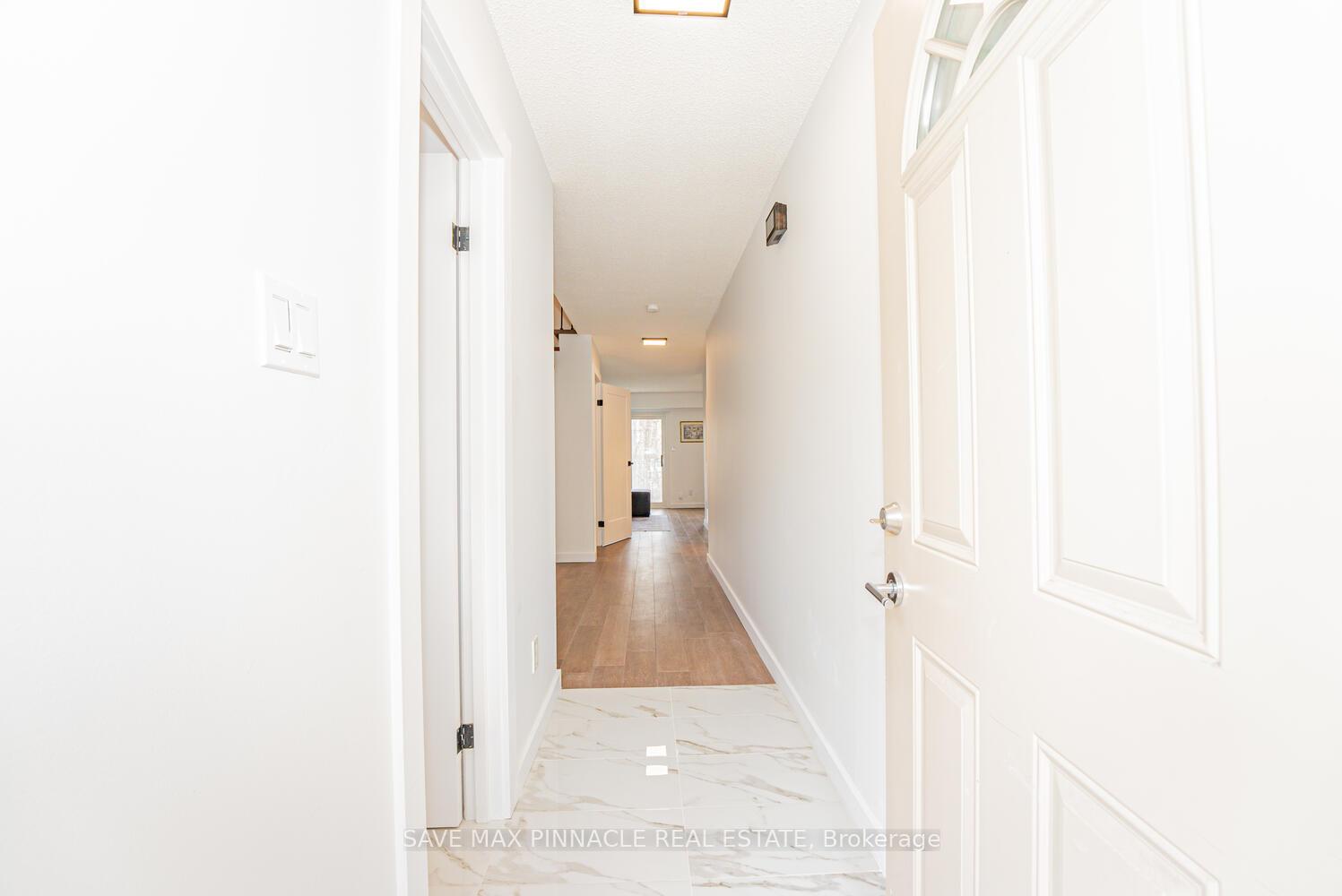 4 Bedrooms Condo at 2120 Rathburn,  Mississauga For sale