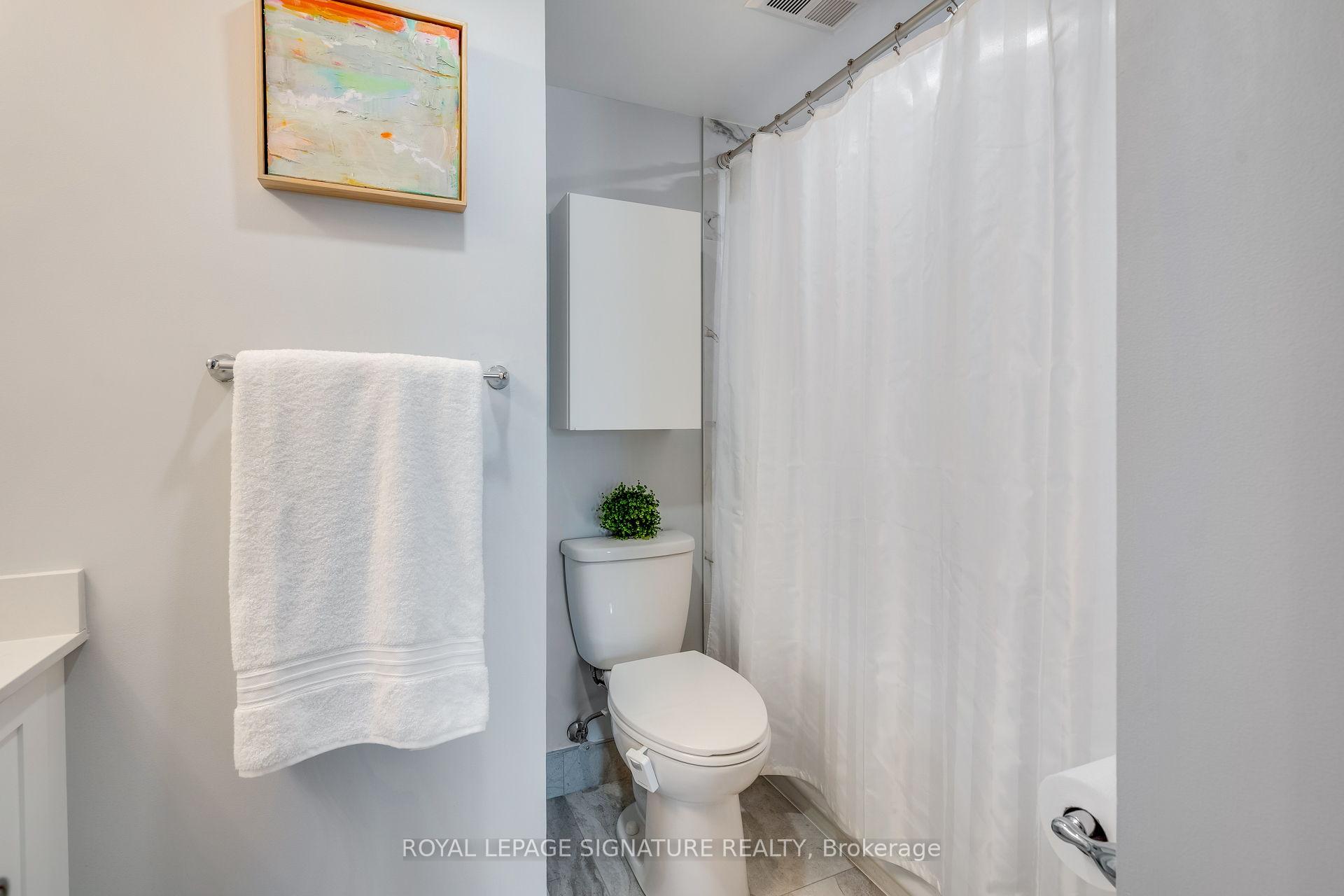 2 Bedrooms Condo at 323 Richmond, Toronto For sale