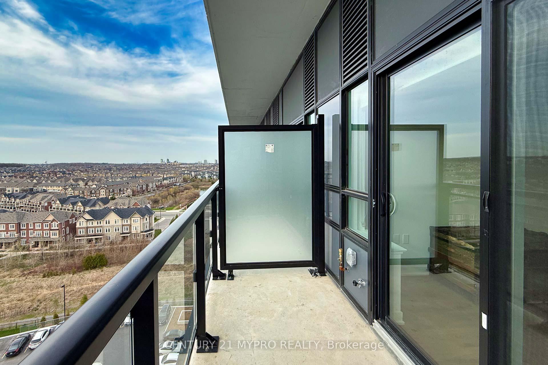 1 Bedroom Condo at 395 Dundas,  Oakville For sale